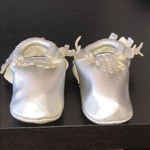 Sz 3 Silver Freshly Picked Moccasins